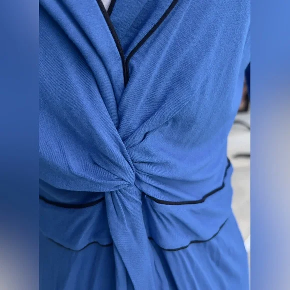 BCBG MaxAzaria Blue Long Sleeves Dress Medium Black Trim - Picture 4 of 14